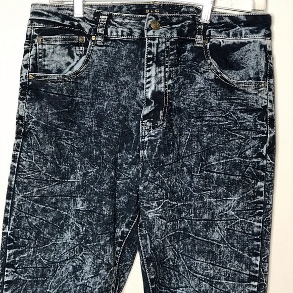 Textured Denim Jeans - Picture 2 of 9